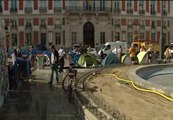 Los indignados desalojan la Puerta del Sol
