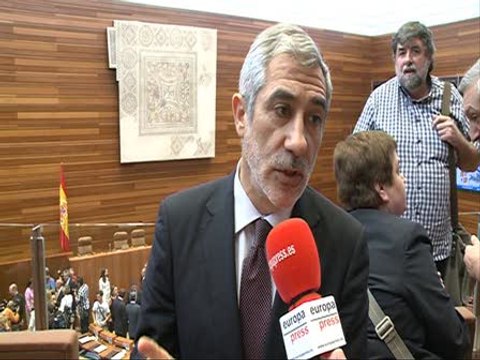 Llamazares: PP y PSOE deben de llegar a un acuerdo