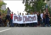 Cientos de 'indignados' piden la dimisión de Felipe Puig