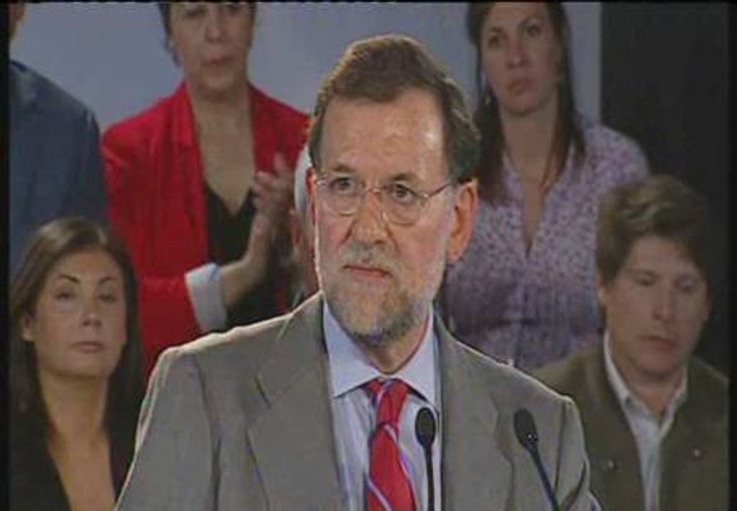Rajoy espera que las "franquicias de ETA" no se puedan presentar a las elecciones