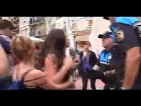 La policía desaloja a los 'Indignados'