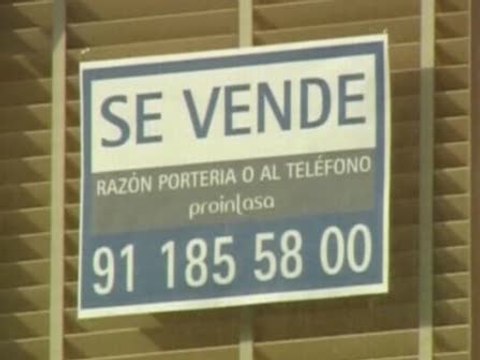 La compraventa de viviendas se hunde un 30,4%