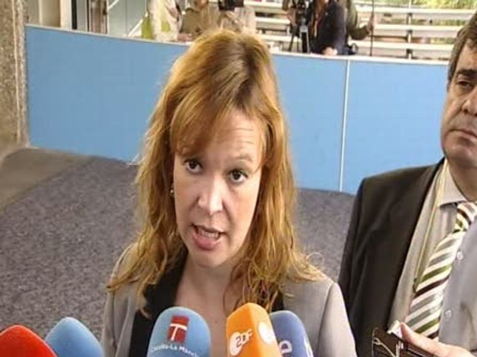 Leire Pajín ofrece ayuda a Alemania