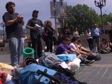 Siguen acampados en Bilbao para mostrar su indignación