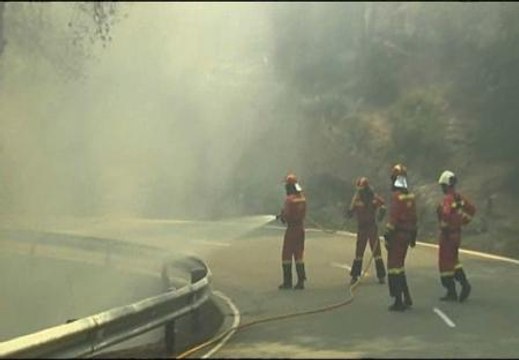 El incendio de Ibiza avanza sin control