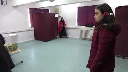 İlk Kez Oy Kullanmanın Heyecanını Yaşadılar