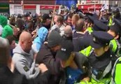 Policía y manifestantes se enfrentan en Dublín