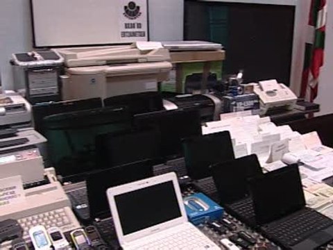 La Ertzaintza desarticula en Bilbao una de las mayores redes de falsificadores y estafadores
