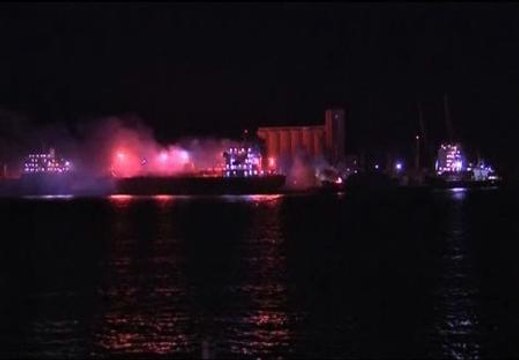 La OTAN hunde ocho buques de Gadafi en un ataque coordinado sobre varios puertos de Libia