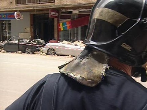 Los vecinos muestran su miedo ante el terremoto vivido