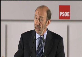 Rubalcaba: "Rajoy es el rey de la nada con gaseosa"