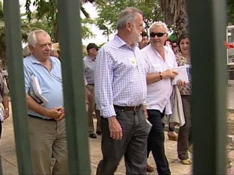 Lara lamenta que Zapatero sea fuerte con débil y débil con fuerte y pase a la porra