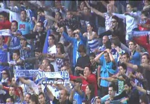 La afición del Deportivo muestra su apoyo al equipo en el entrenamiento