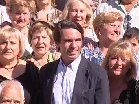 Aznar es recibido en Alfaro al grito de presidente