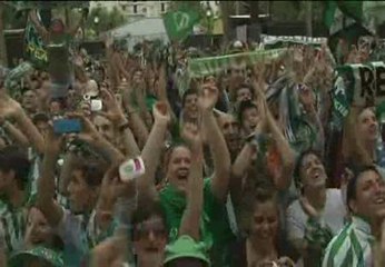 El Betis sigue de fiesta
