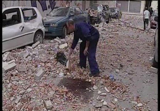 Las familias regresan, poco a poco, a sus casas