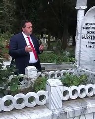 Okan yanmaz babasının mezarında