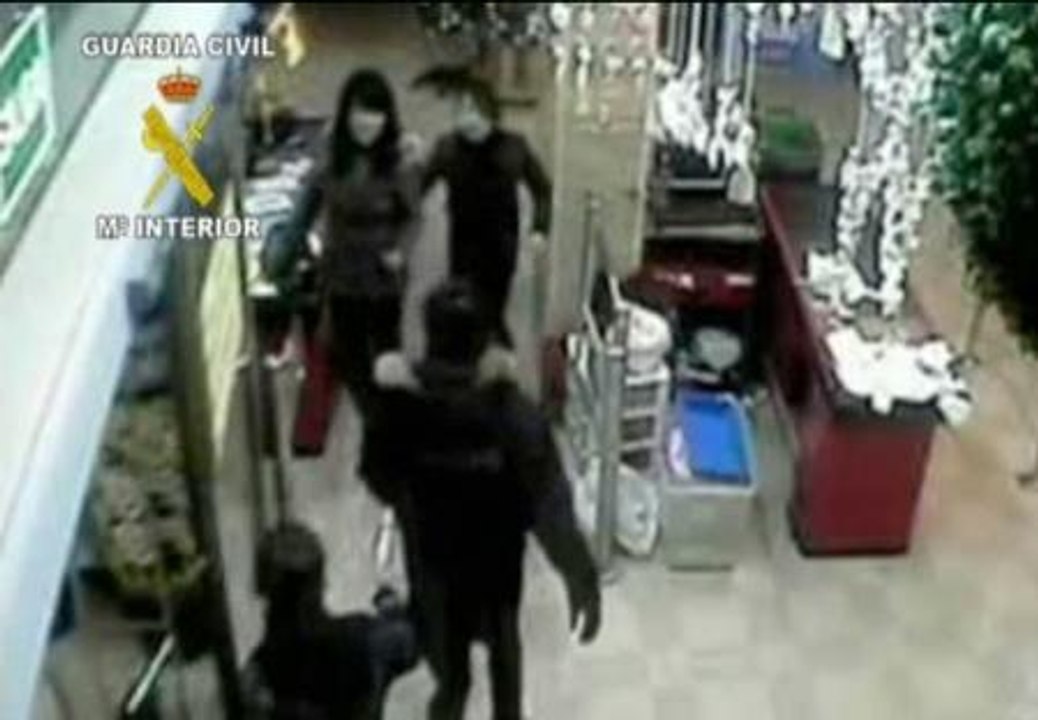 Desarticulada una banda que extorsionaba a empresarios chinos