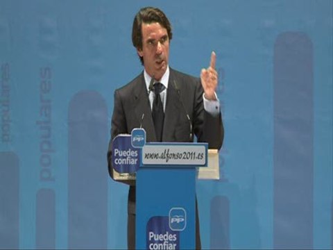 Aznar no acepta presencia etarra en instituciones