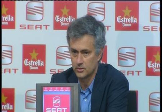 Mourinho a Cruyff: Gracias, me gusta ser entrenador de títulos