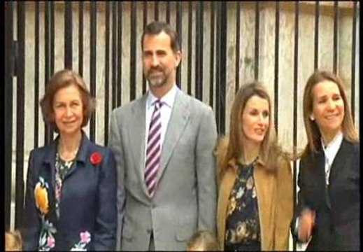 La Reina y los Príncipes de Asturias asisten en Mallorca a la tradicional misa de Pascua