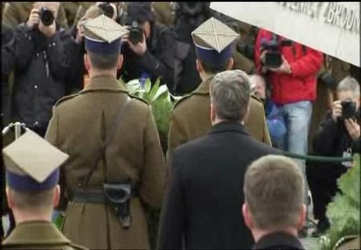 Polonia homenajea a Kaczynski