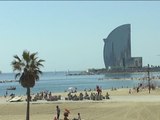 Las playas de Barcelona se llenan de gente