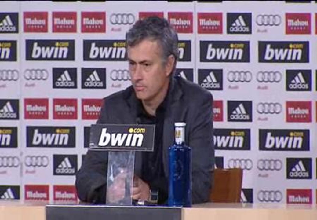 Mourinho: "Ganar con diez jugadores es una misión imposible"