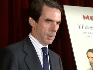 PSOE critica a Aznar tras llamar "amigo" a Gadafi