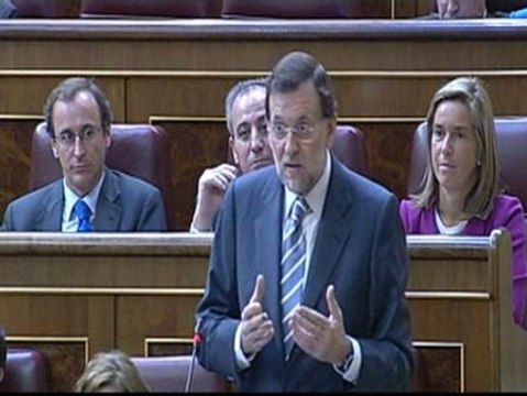Rajoy a Zapatero: Siga usted perdiendo el tiempo