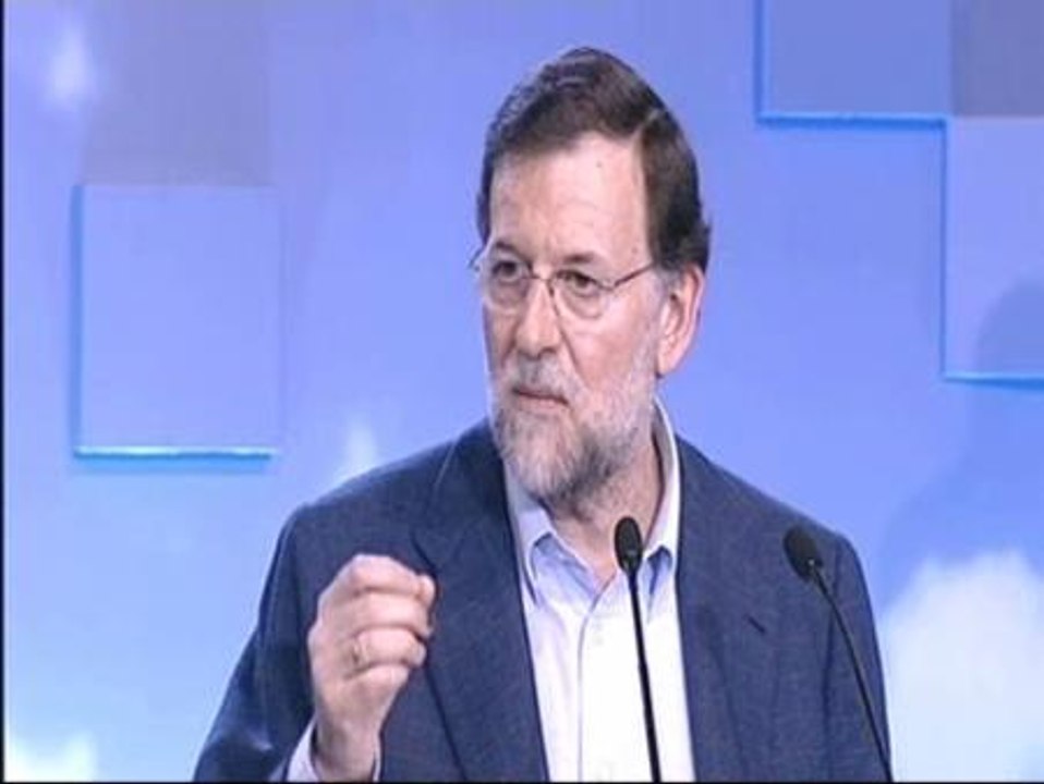 Rajoy: "El debate de caras en el PSOE es un cuento y una burla a los españoles"