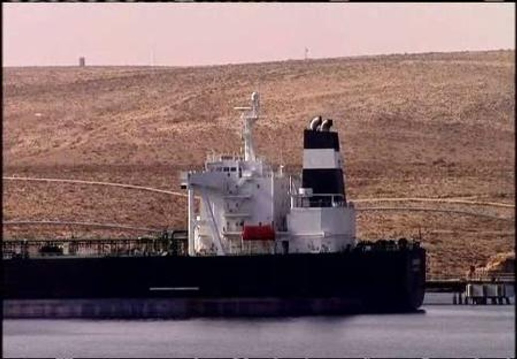 Los rebeldes libios exportan petróleo