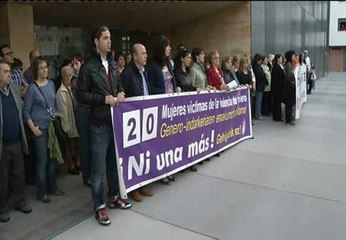 Concentración de repulsa por el asesinato de Yanela