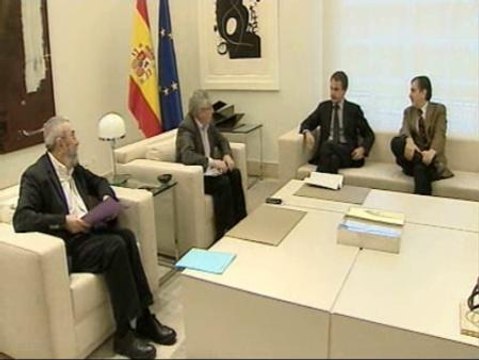 Zapatero recibe a los sindicatos en La Moncloa