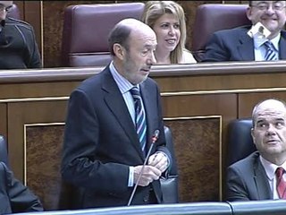 Rubalcaba 'canta' en el Congreso