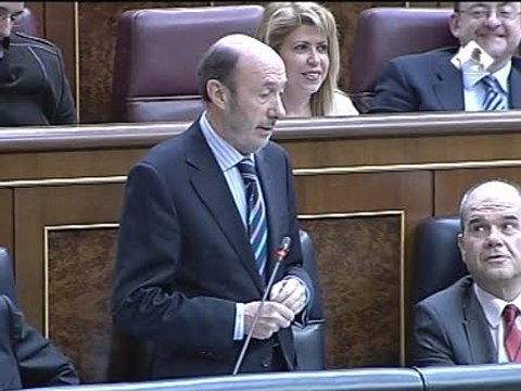 Rubalcaba 'canta' en el Congreso