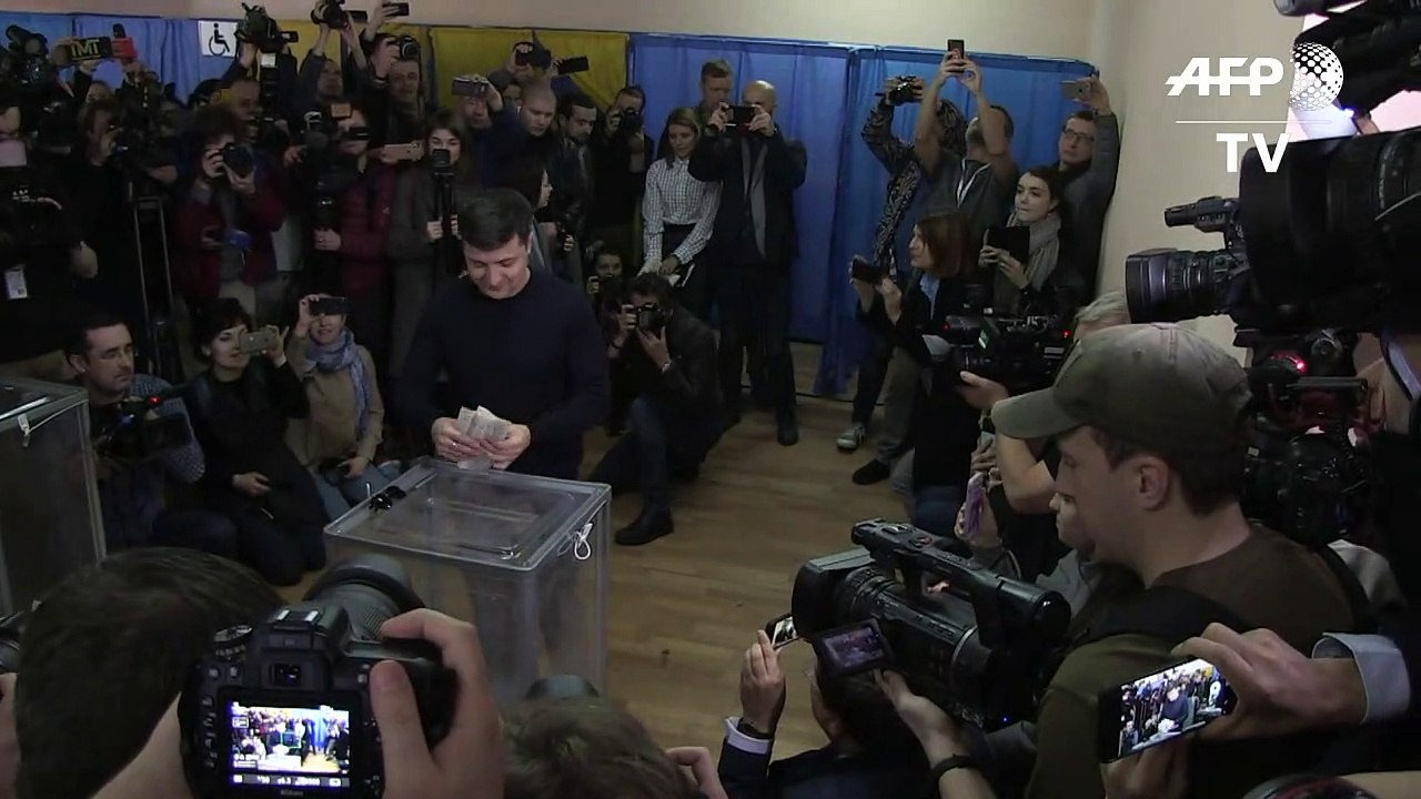 Ukraine-Wahl: Komiker Selenski klar vorn