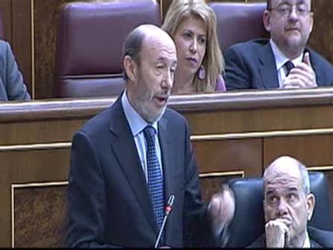 Rubalcaba: Han traído la bazofia de ETA al Parlamento