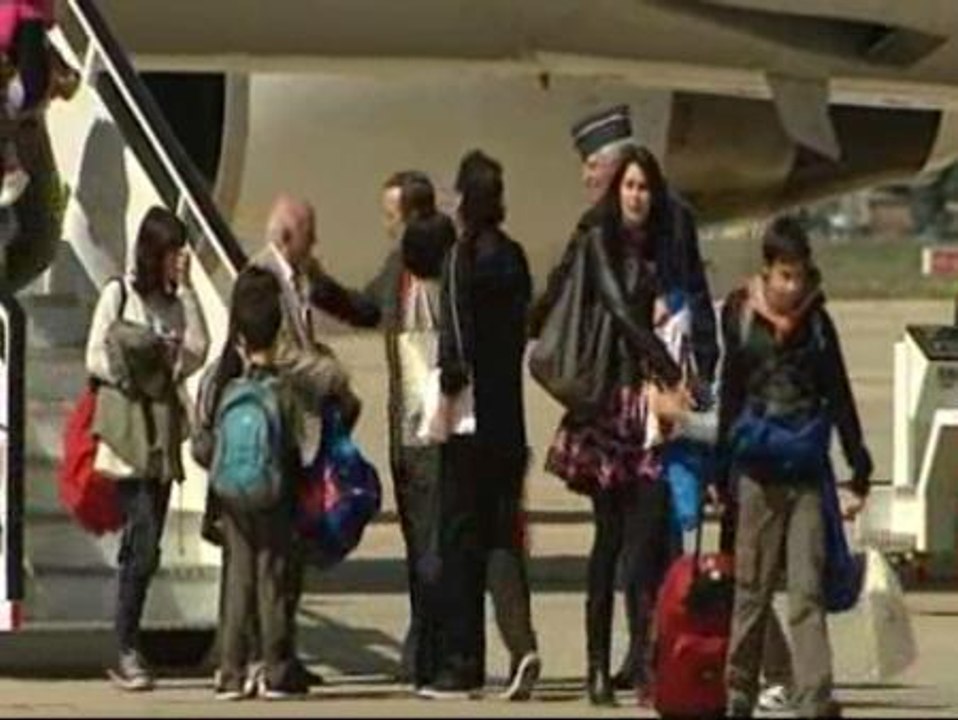 Vuelven a casa los españoles de Japón