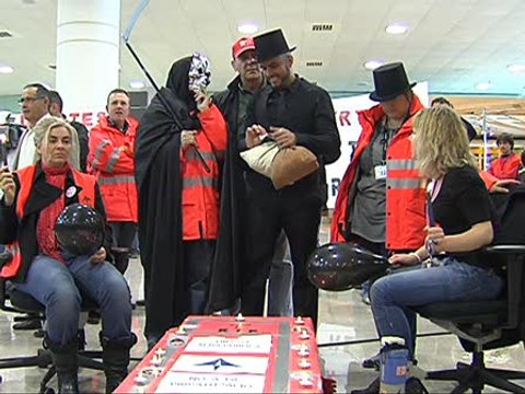 Trabajadores protestan en El Prat por privatización
