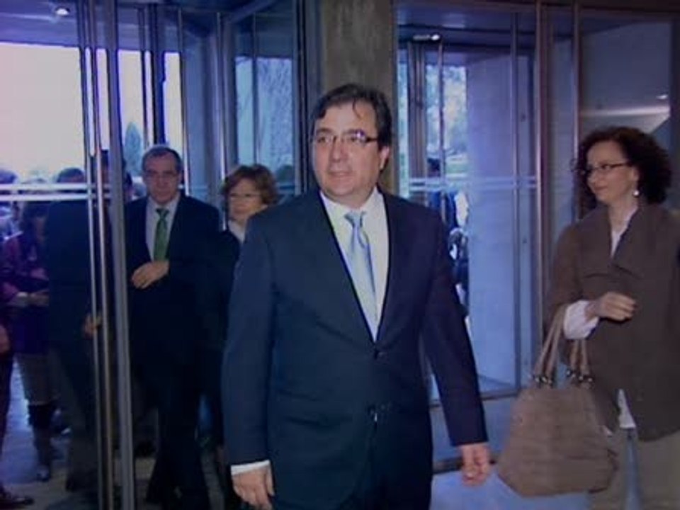 Vara presenta 'Avante' a los empresarios