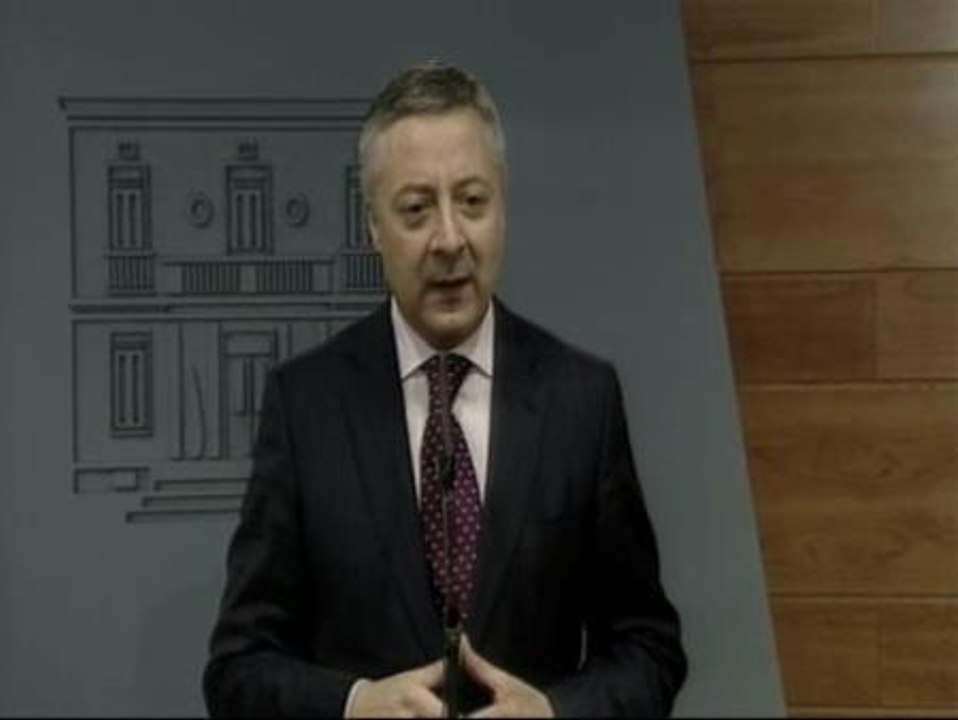 Blanco asegura que el objetivo fue mantener el carácter público de AENA