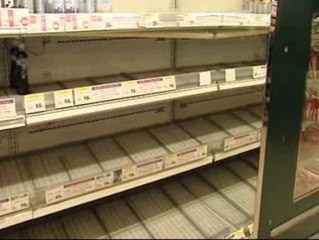 Tokio, a punto de agotar el agua embotellada pese al anuncio del descenso de radiación