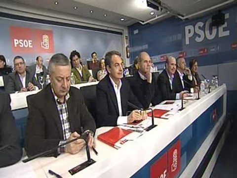 PSOE y PP comienzan sus precampañas