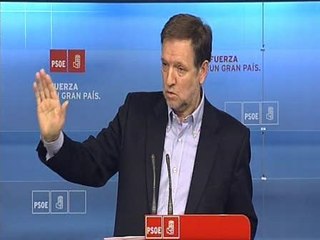 PSOE:"PP asimila libertad a conducir más deprisa"
