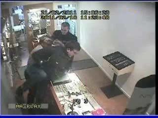 Mal día para robar una joyería