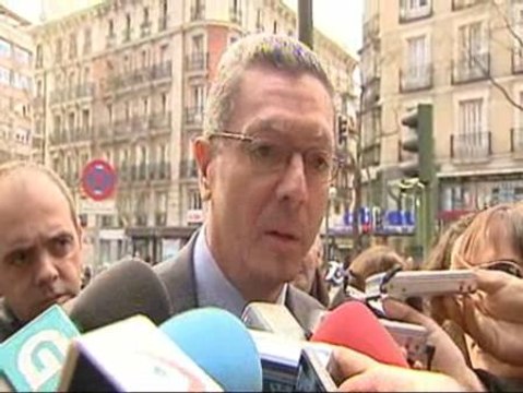 Gallardón traslada a Aguirre todo el apoyo y cariño del PP