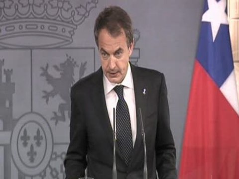 Zapatero critica el plan de Dios de Rajoy