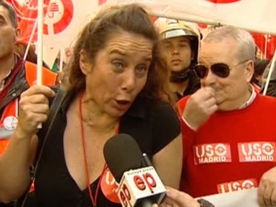 Miles de trabajadores de Aena se manifiestan en Madrid