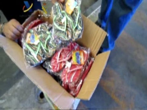 Intervenidas en Algeciras 125.000 chanclas falsificadas